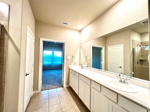 Building Photo - 633 Hidden Cove Dr