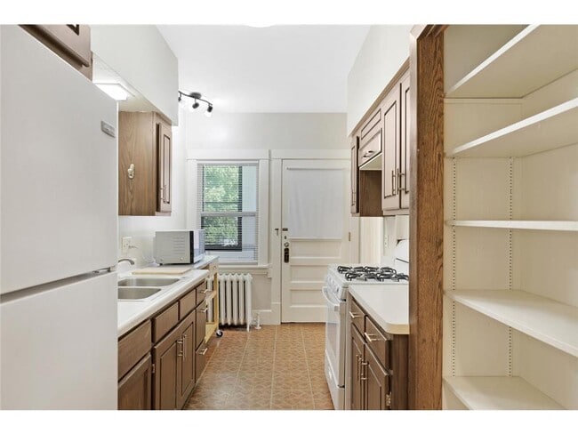 Building Photo - 971 Goodrich Ave