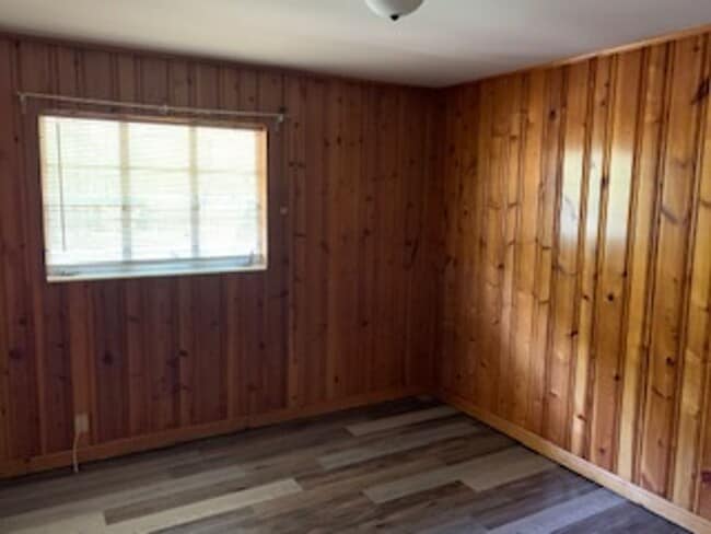 Building Photo - 3/2 Brick Home near USA campus