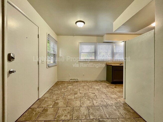 Building Photo - 4220 Curwood Ave SE