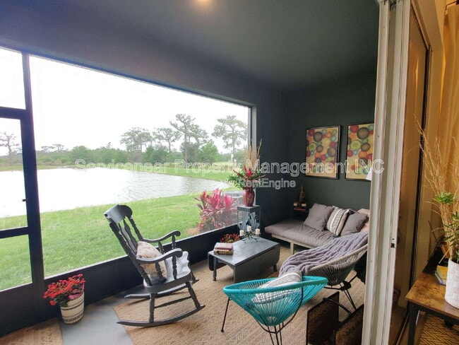 Building Photo - 32988 Major Oak Dr