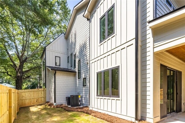 Building Photo - 2278 Tally Dr