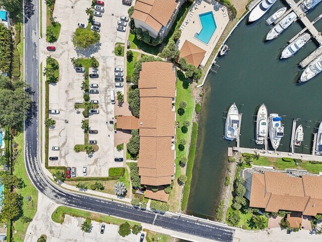 Building Photo - 1601 Marina Isle Way