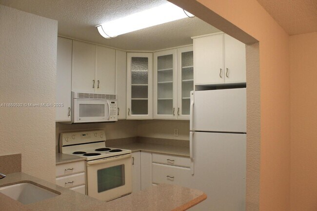 Building Photo - 7925 SW 86th St