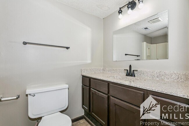 Building Photo - 2 bedroom Duplex by WSU