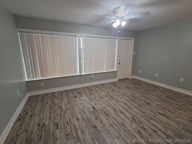 Building Photo - 3643 Betty Ann Ct W
