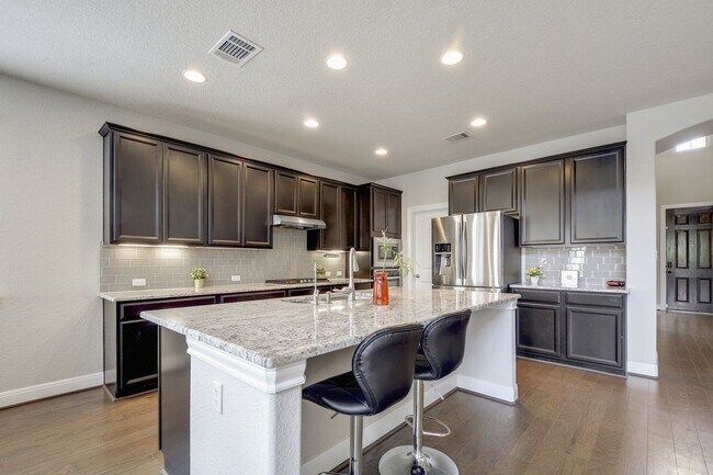 Building Photo - 5813 Viejo Dr
