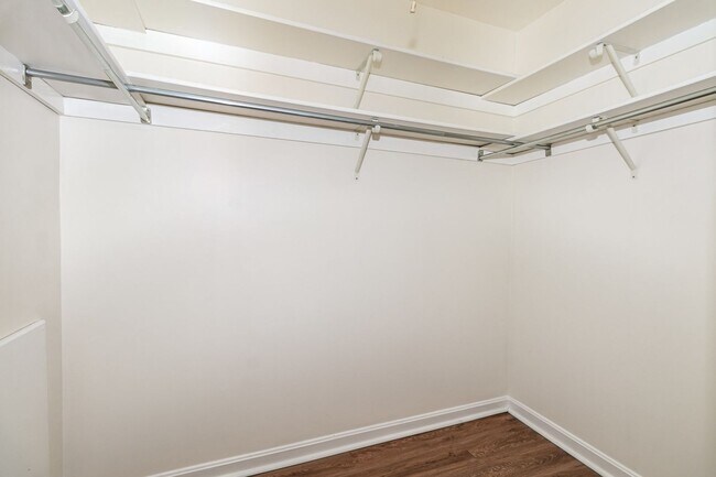 Building Photo - 6280 Spring Knoll Dr