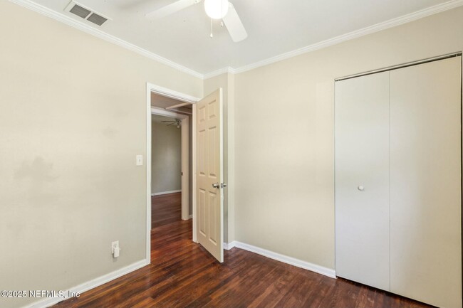 Building Photo - 1254 De Paul Dr
