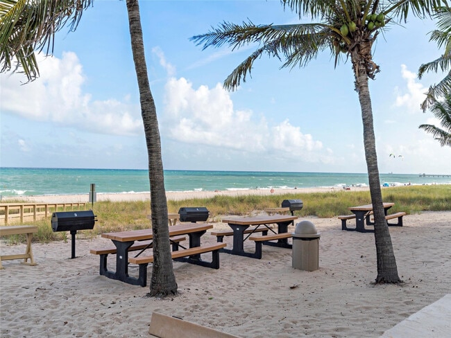 Building Photo - 5100 N Ocean Blvd