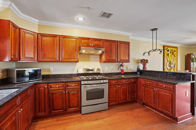 Building Photo - 28 Sampson Ave