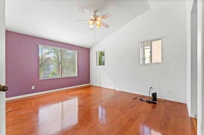 Building Photo - 35 Fleurance St