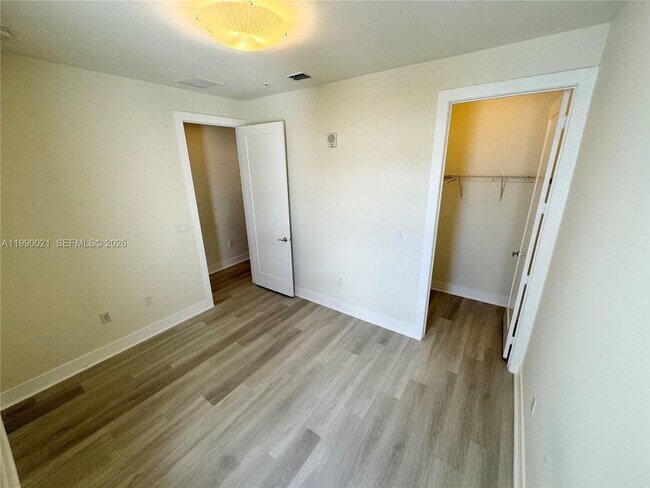 Building Photo - 6415 NW 102nd Path