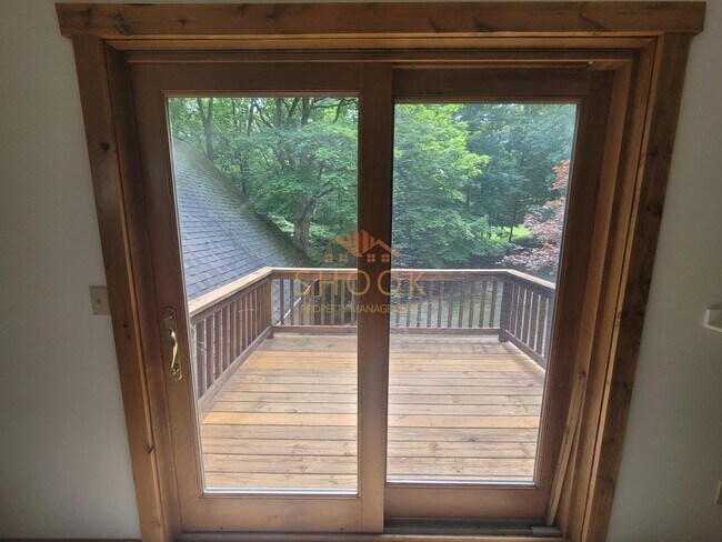 Building Photo - A Little Piece of Tennessee! Your Private Wooded Home!