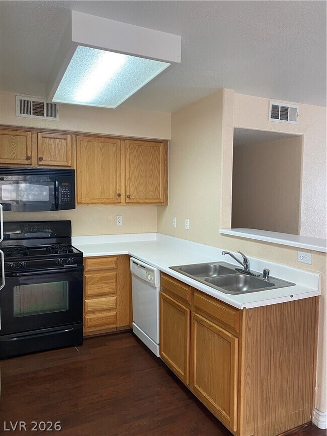 Building Photo - 3152 Tarpon