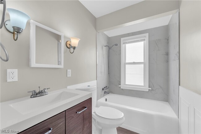 Building Photo - 21106 Gardenview Dr