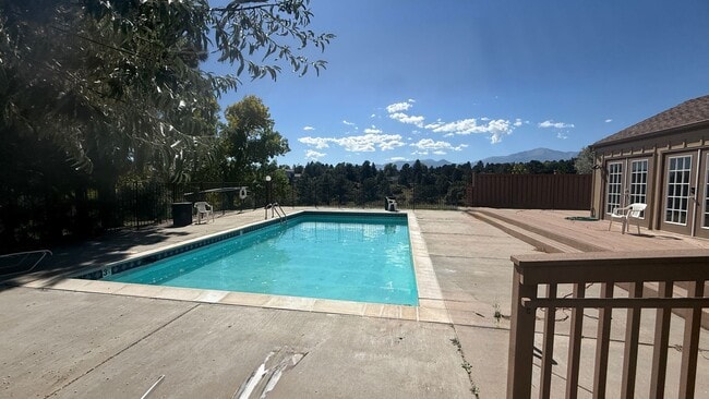 Building Photo - Charming 2 Bedroom Nestled in Discovery at...