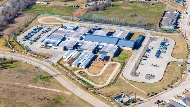 Building Photo - 32422 Clouser Crawdad Ct