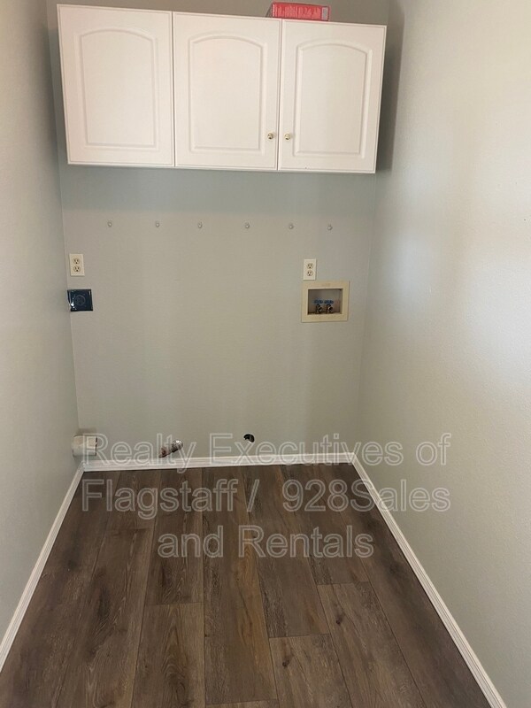 Building Photo - 7454 Patriot Dr