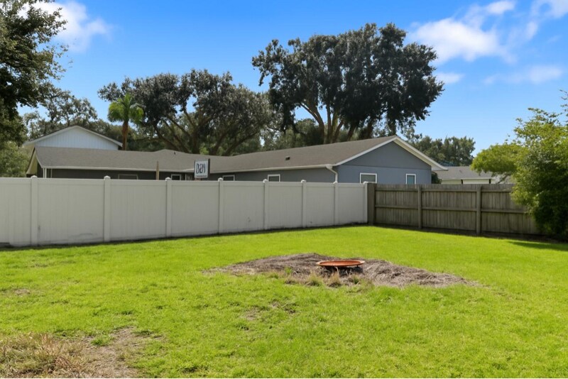 Building Photo - 350 N Phelps Ave