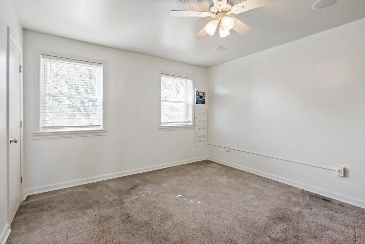 Building Photo - 966 Mt Olivet Rd NE