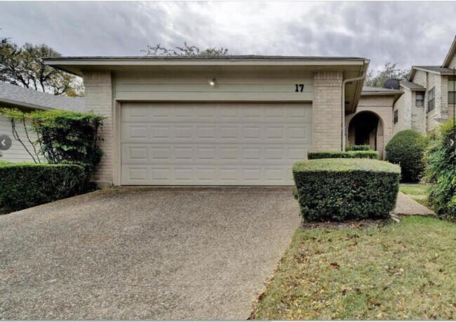 Building Photo - 9518 Topridge Dr