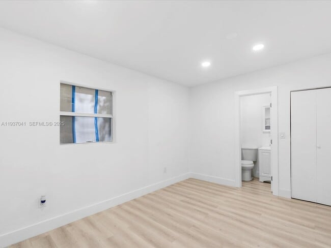 Building Photo - 6318 NW 19th Ct