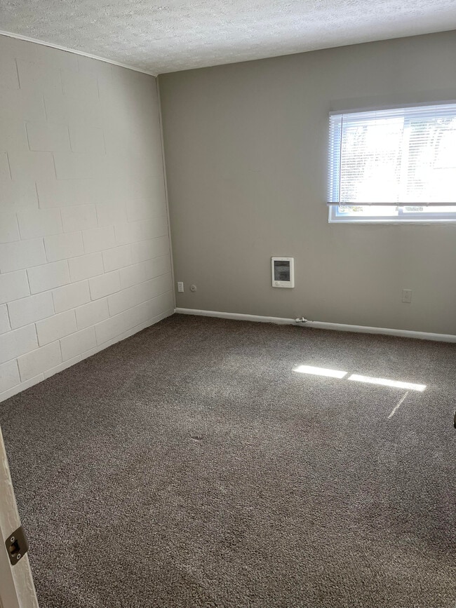 Building Photo - Apt. 340