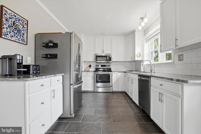 Building Photo - 713 S Towamencin Ave