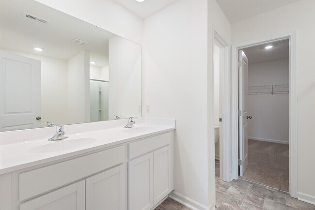 Building Photo - 4734 Willow Bluff Cir