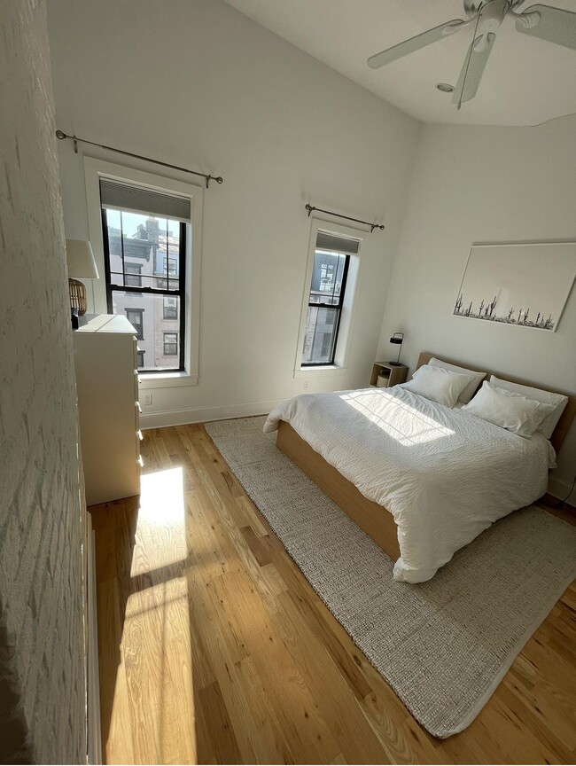 Building Photo - 208 Park Ave
