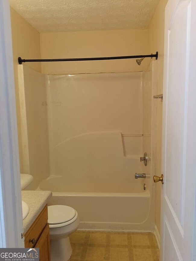 Building Photo - 3049 Fields Dr