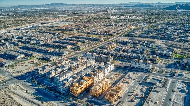 Building Photo - 639 Grey Saker St