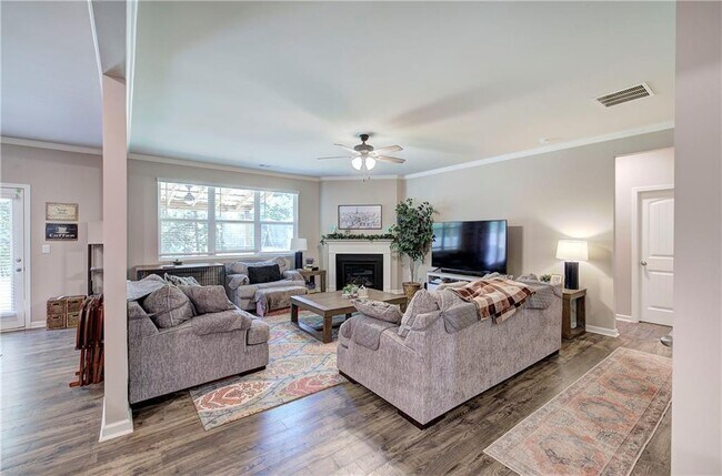 Building Photo - 286 Belmont Dr