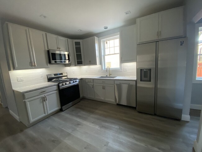 Building Photo - 52 Garfield Ave