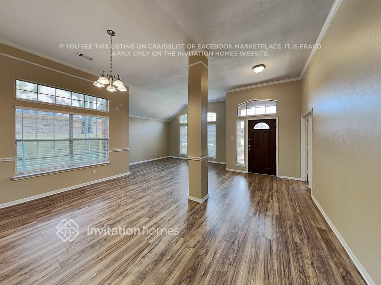 Building Photo - 1046 Essex Dr