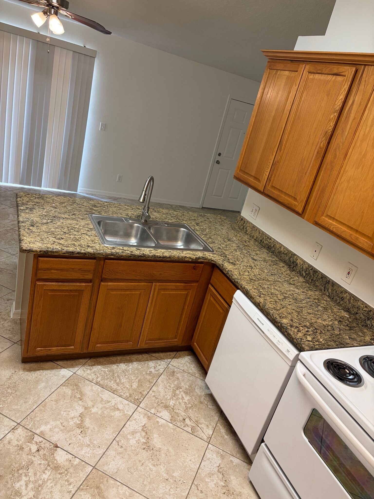 Building Photo - 4401 Longshore Dr