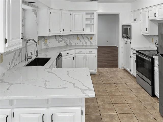 Building Photo - 2730 Big Oaks Dr