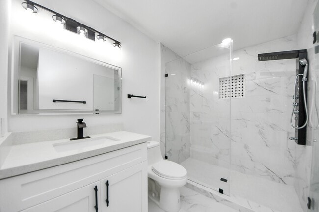 Building Photo - 11503 Duane St