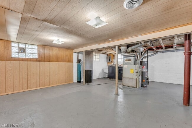 Building Photo - 3407 W 91st St