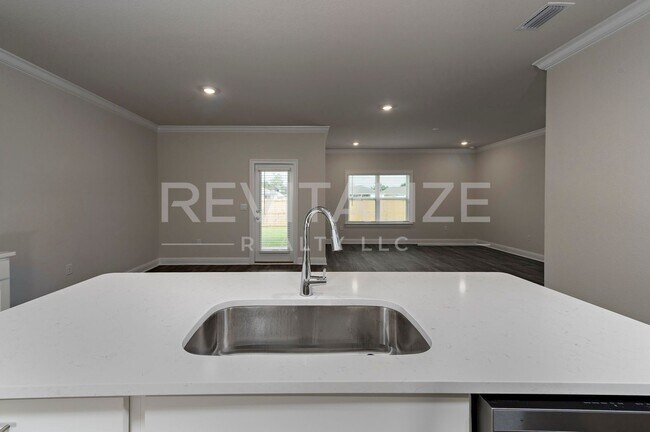 Building Photo - 14543 Dayton Cir