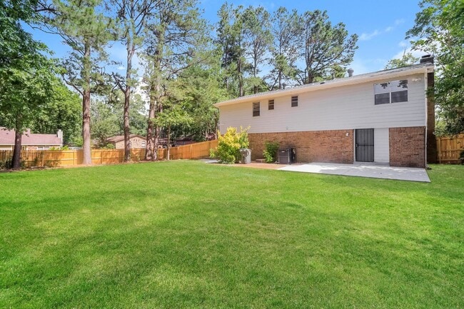 Building Photo - 5380 Albemarle Dr
