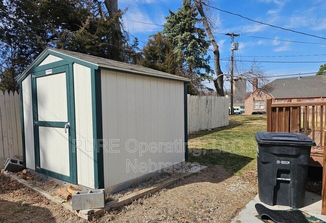 Building Photo - 1618 S 50th St