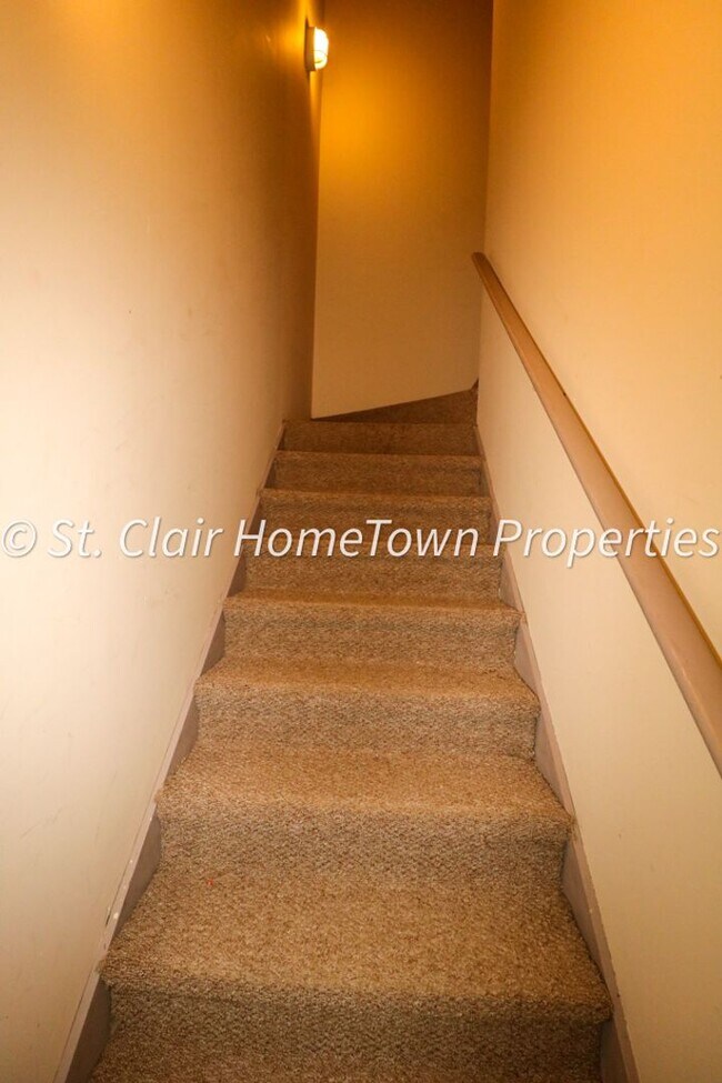 Building Photo - GREAT RENTAL IN FOX HOLLOW SUBDIVISION!
