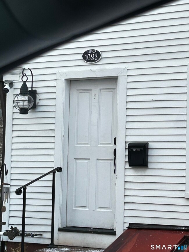 Building Photo - 157 Main St