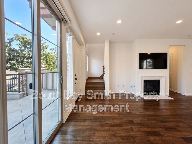 Building Photo - 84 Palos Verdes Blvd
