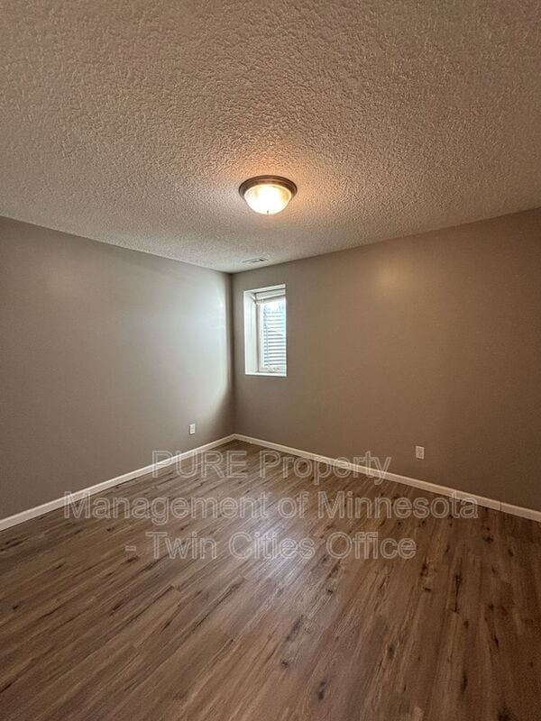 Building Photo - 645 Sullivan Dr NE