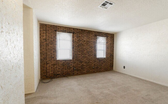 Building Photo - 1710 Betty Cir
