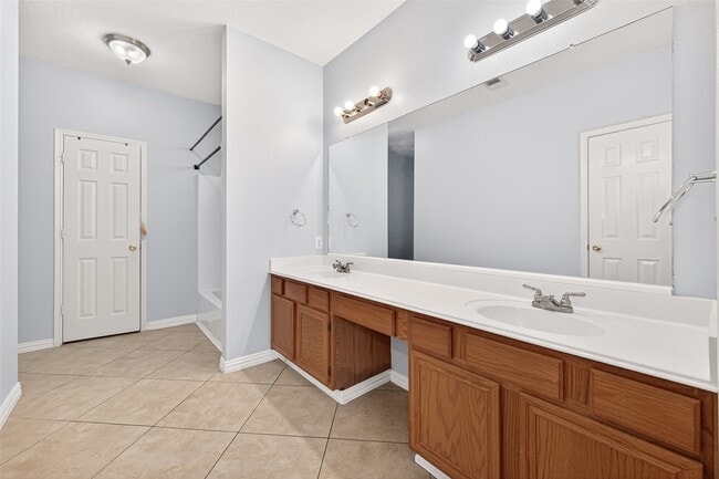 Building Photo - 20135 Golden Mesa Dr