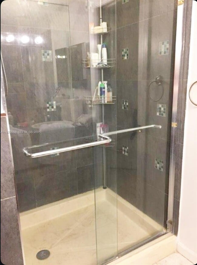 Building Photo - 3610 Yacht Club Dr